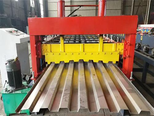 大型厢板成型机