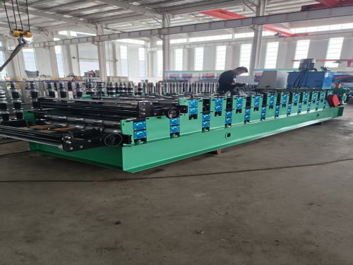 <b>不锈钢压瓦机和压彩钢板的有什么区别</b>